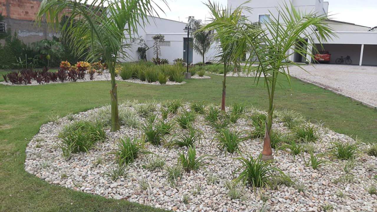 Excelente Sobrado Confortavel No Centro De Tijucas Proximo As Praias Zewnętrze zdjęcie